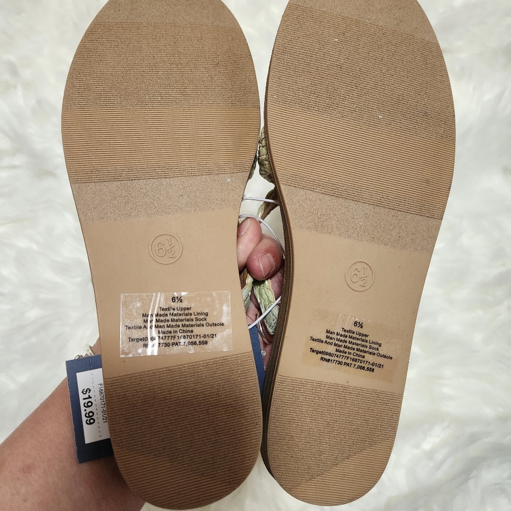 Universal Thread/ Sage Opal Sandals - Picture 5 of 6